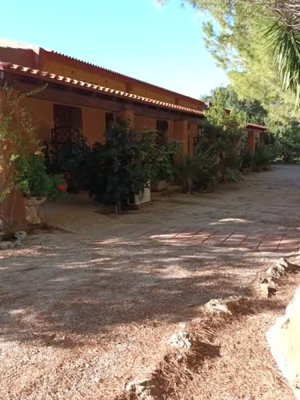 Ingresso agriturismo reception, verande vista giardino