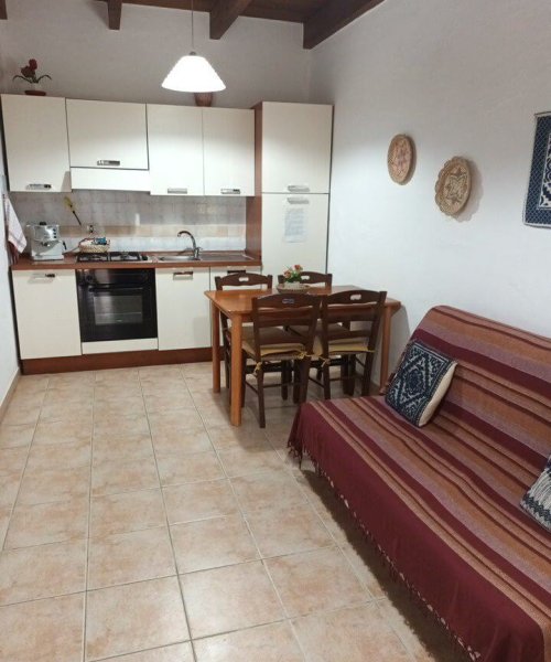 Cucina con soggiorno